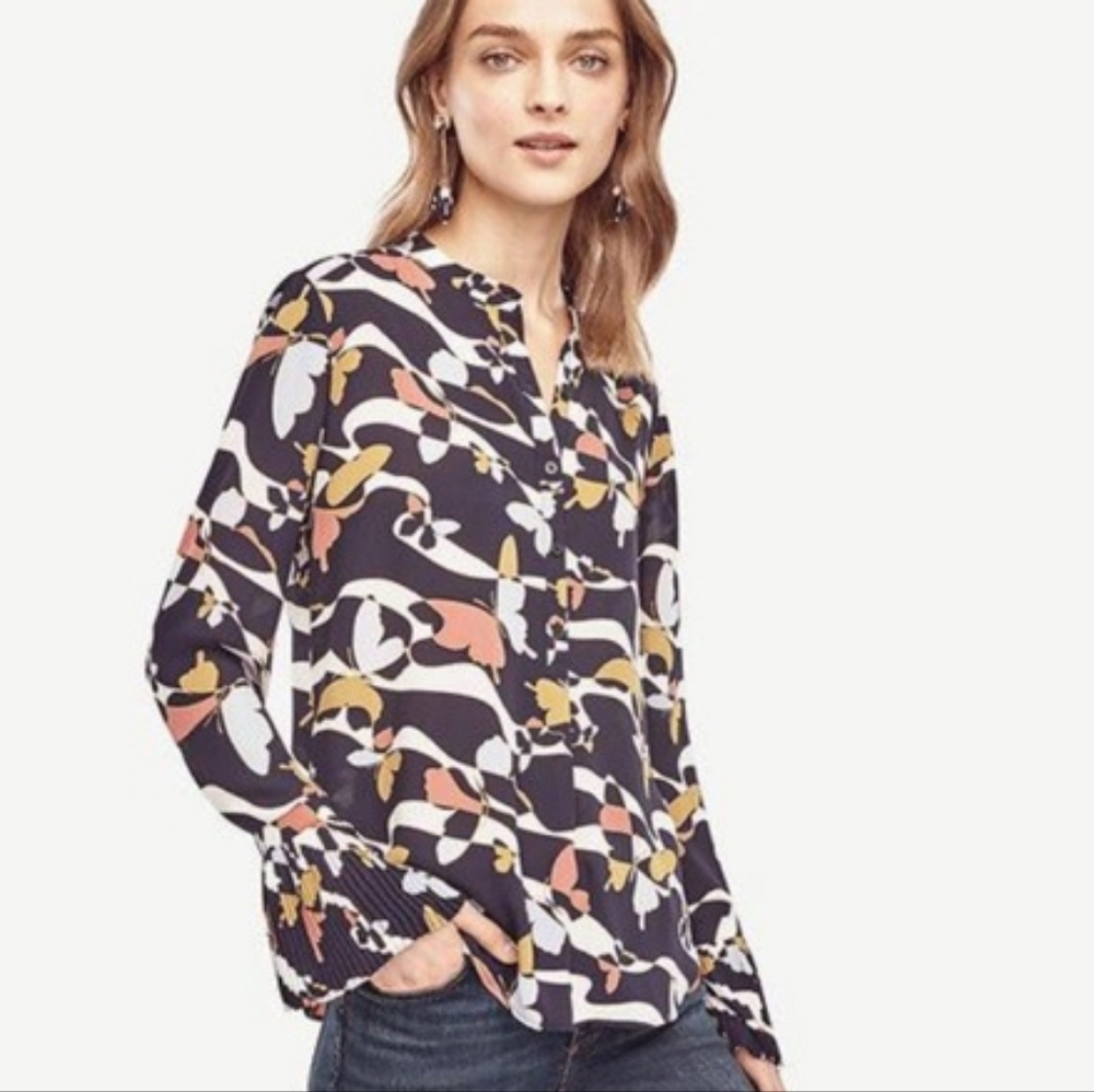 Ann Taylor Butterfly Print Pleated Cuff Blouse ** Sz M